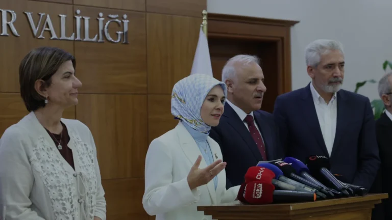 Bakan Mahinur Özdemir Göktaş Diyarbakır’da Aile ve Gençlik Fonu verilerini açıkladı