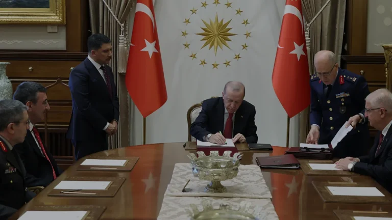 Cumhurbaşkanı Erdoğan YAŞ kararlarını onayladı terfiler ve atamalar netleşti