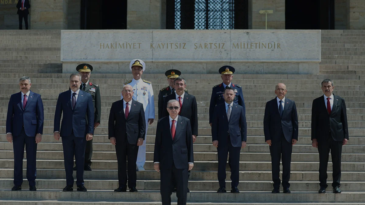 Cumhurbaşkanı Erdoğan YAŞ öncesi Anıtkabir’de Atatürk Anıtı’na çelenk sundu